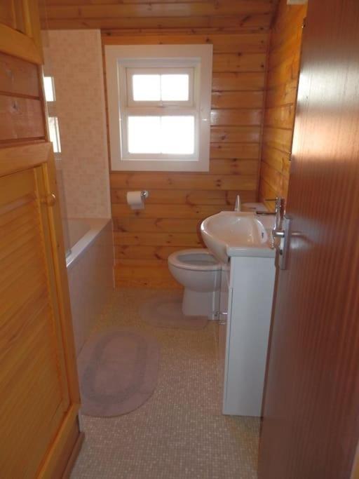 Cosy Log In Snowdonia 35 Chalet
