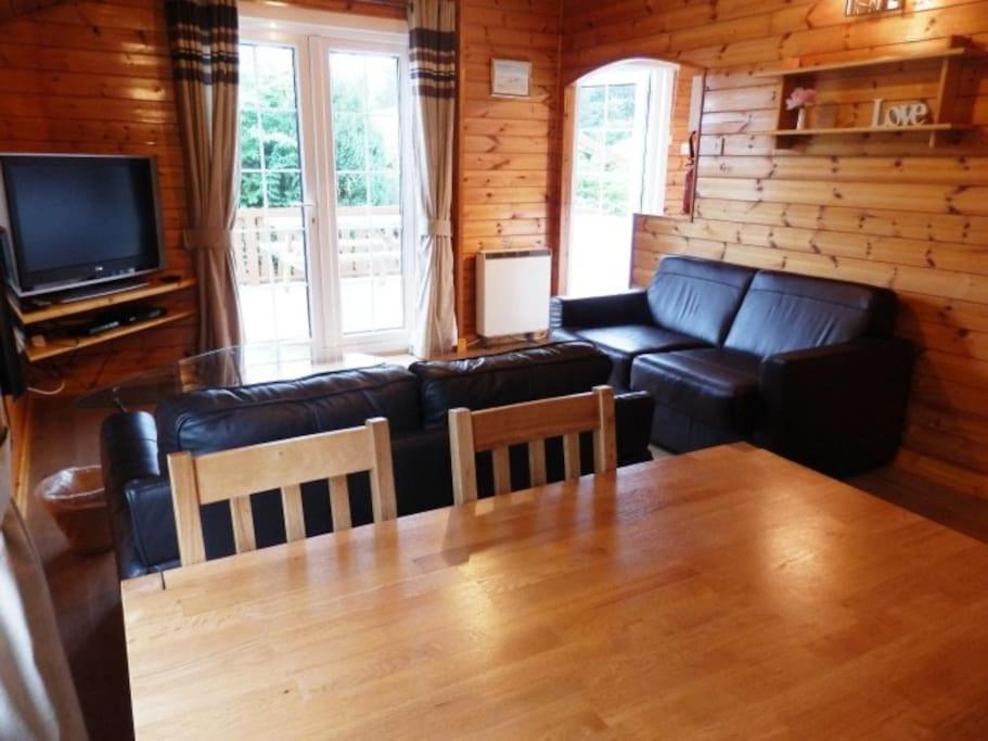 Chalet Cosy Log In Snowdonia 35